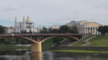 El reconstruido puente que le