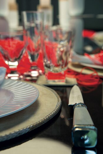 Posaplatos y cubiertos de alpaca