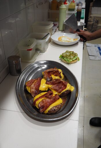 Toda esa carne de la bandeja es para mí