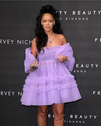 Rihanna con su midress de