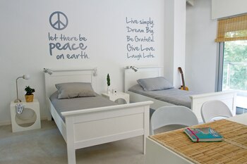 Cuarto de chicos con frases