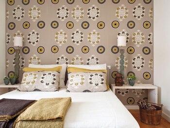 Cuarto con géneros étnicos.