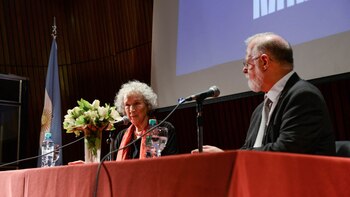 Atwood y Alberto Manguel (Marcelo Huici/BN)