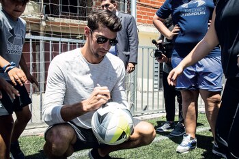 Firmando autógrafos