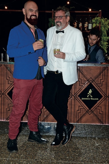 Benito Fernández con su novio, el sociólogo Fernando Mazzoni