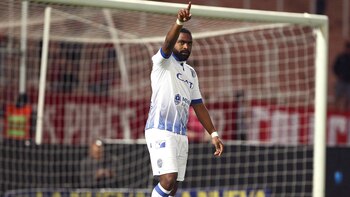 Santiago García es la principal opción del Pampa Biaggio para reforzar ela taque (NA)