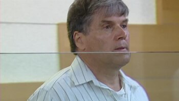 Michel Lambin está siendo procesado por uno de sus crímenes, cometido en 2002. Según su mujer, asesinó a más de diez y conservó “partes” de cada una de ellas, como un “fetichista”