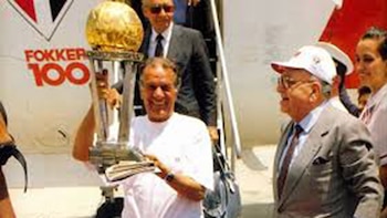 Telê Santana, alzando la Intercontinental