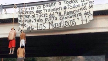 Los cuerpos aparecieron colgados de