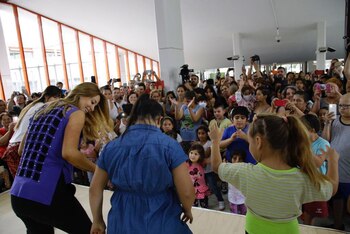 Jésica, con los chicos del