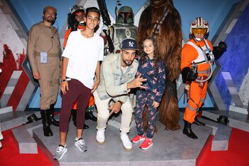 Dante Spinetta y sus hijos.