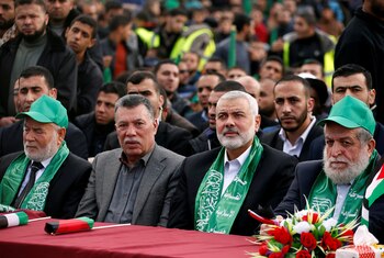 Haniyeh observa el desfile (Reuters)