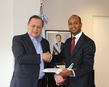 El ministro Santos y el