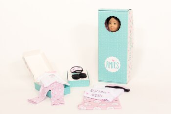 La línea tiene además ropa,