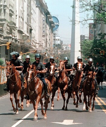 Efectivos de la Policía montada