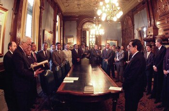 Ramón Puerta toma juramento como