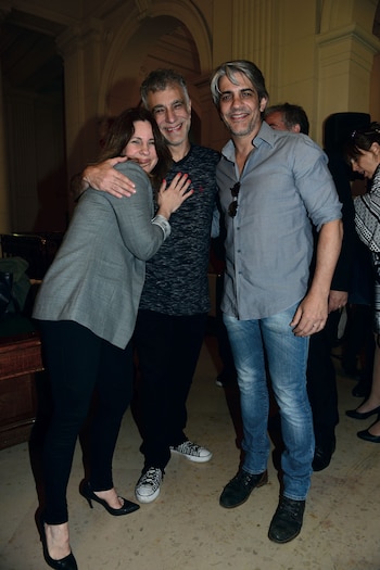 Los hermanos Nancy y Quique junto a Echarri. Foto: GENTE