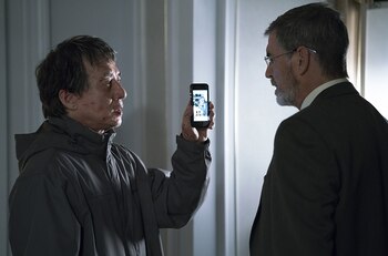 Jackie Chan canta la canción