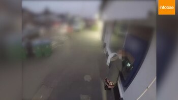 La mujer acababa de insertar