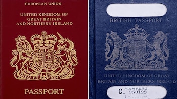 El actual pasaporte del Reino Unido (izquierda) y el viejo pasaporte de los años ochenta (derecha)