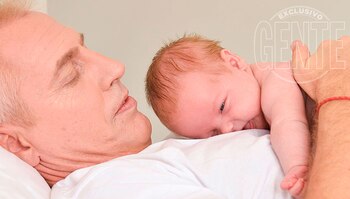 Mirko se acomoda en su