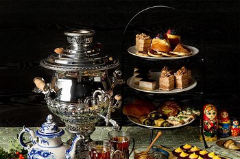 Samovar y tetera tradicionales en