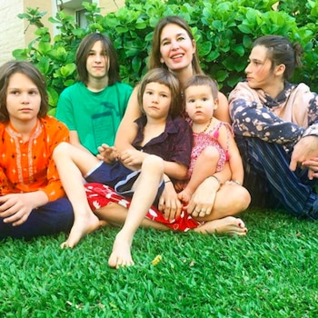 Dolores junto a sus cinco