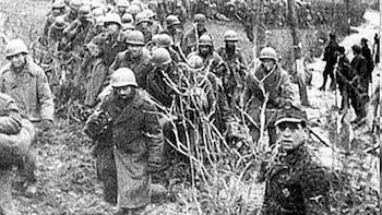 Prisioneros estadounidenses son llevados a Alemania