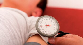 Al reducir la presión de