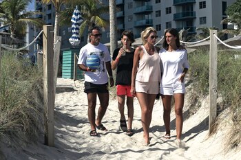 El clan Latorre camino a