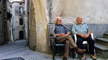 Dos abuelos, en la zona