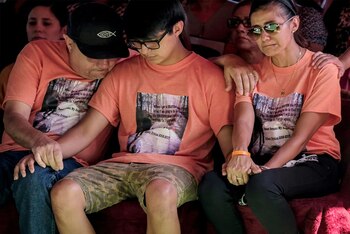 Los padres y el hermano