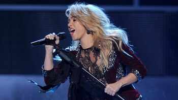 Integrante de doce ternas, Shakira