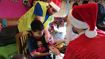 En Navidad, el joven entregó