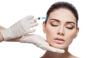La aplicación de botox y ácido hialurónico es una buena elección cuando se buscan resultados visibles a corto plazo (Getty Images)