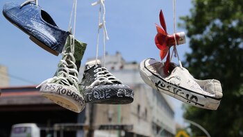 Las zapatillas de las víctimas