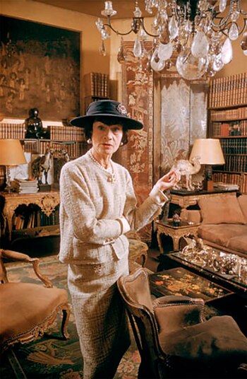 Coco Chanel en su icónico