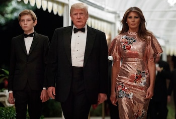 Donald Trump, la primera dama Melania y su hijo Barron (AP /Evan Vucci)