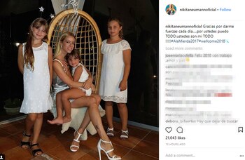 Nicole Neumann recibió feliz el 2018 con sus tres hijas