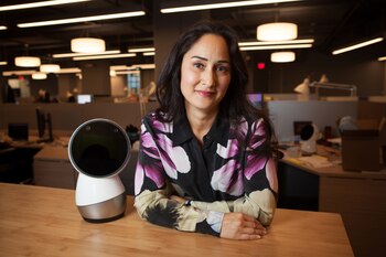 Cynthia Breazeal, ingeniera robótica junto