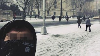 El seguidor de ISIS frente