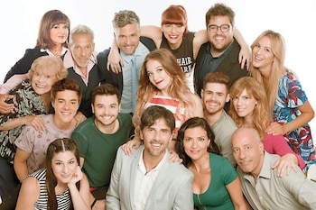 Flor con todo el elenco