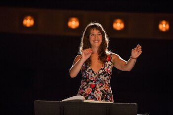 Lola Kirke aprendió a tocar