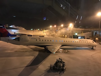 El aeropuerto Ronald Reagan, cerca