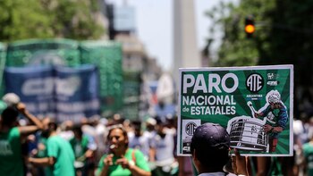 En las paritarias se discute sólo salarios nominales, sobre productividad no se habla (NA)