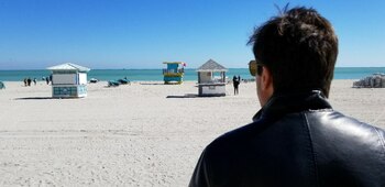 Playas vacías por el frío en Miami Beach (Infobae)