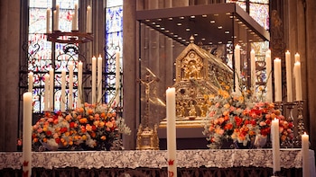 El relicario mide 2,20 metros