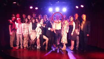 Jeff Bezos junto a su