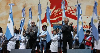 Jairo y Baglietto cantando juntos