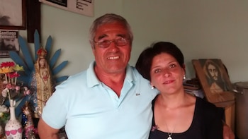 Jorge Sepúlveda junto a la abogada Fabiana Illarescape